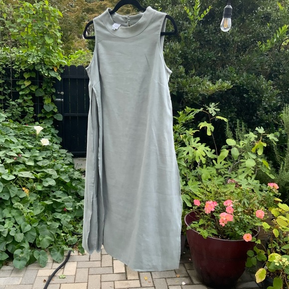 M SQUARE LINEN DRESS (1) - Picture 1 of 11